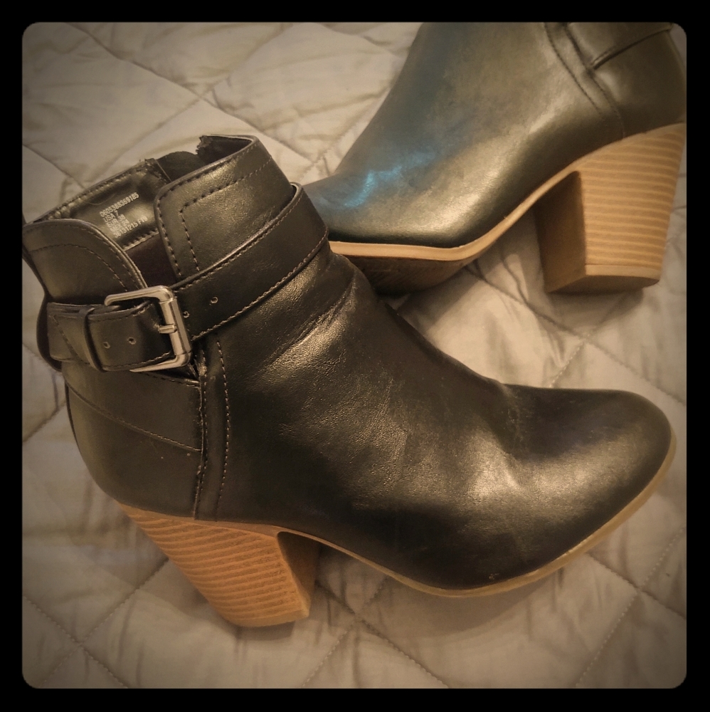 Size 7 Black Ankle Booties